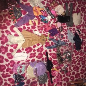 Barbie cloths a few vintage. A snaps. Accessories see pic